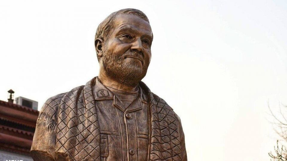 نصب سردیس حاج قاسم سلیمانی در بوستان قیطریه