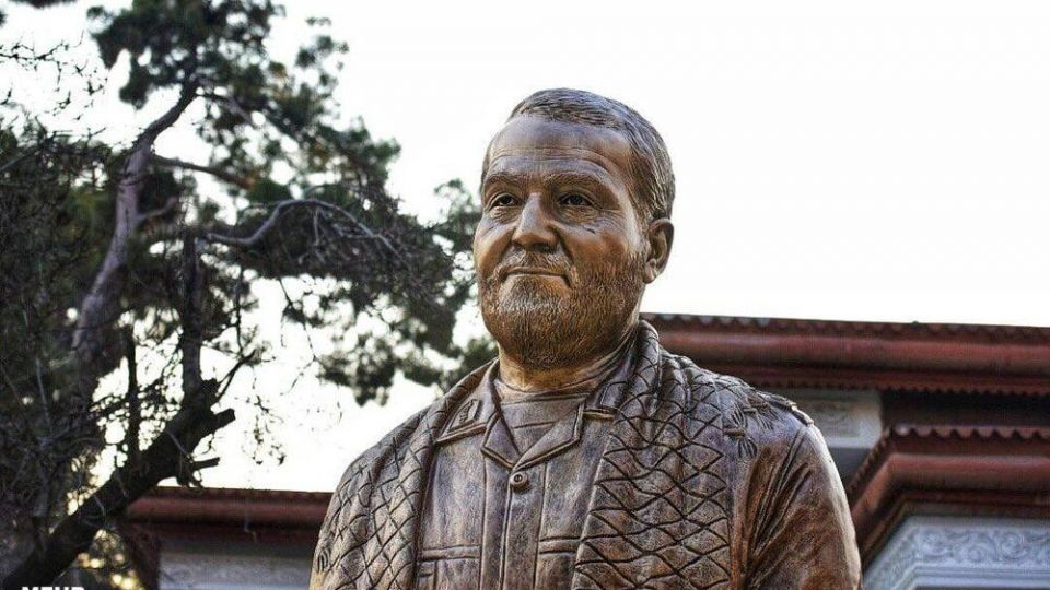 نصب سردیس حاج قاسم سلیمانی در بوستان قیطریه