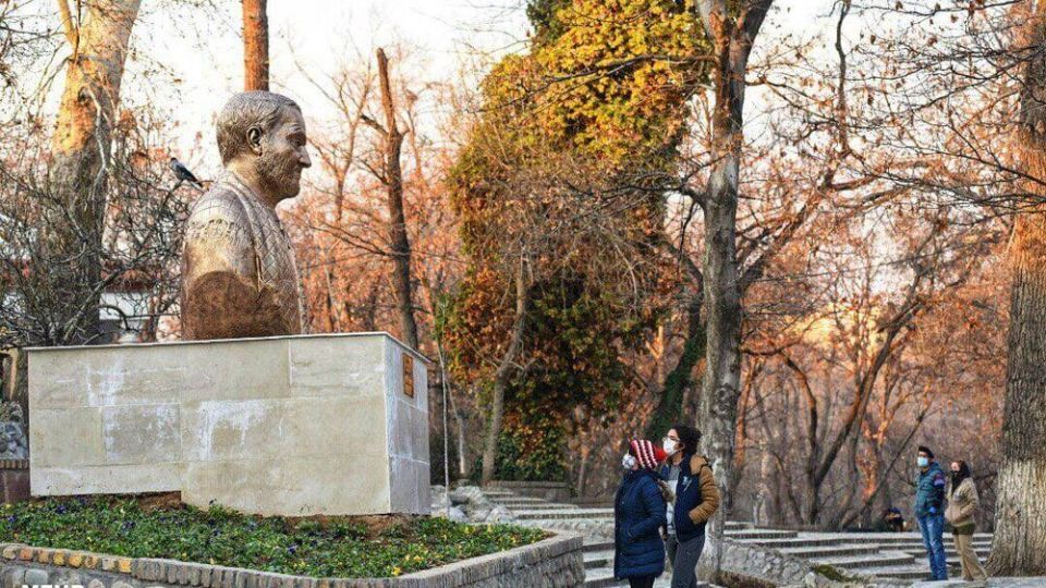 نصب سردیس حاج قاسم سلیمانی در بوستان قیطریه