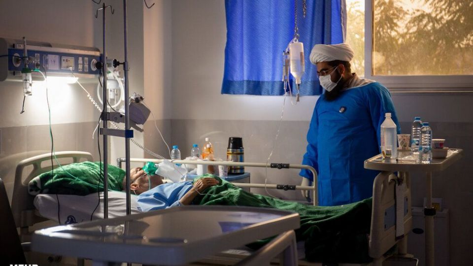 فعالیت طلاب جهادی در بیمارستان ها