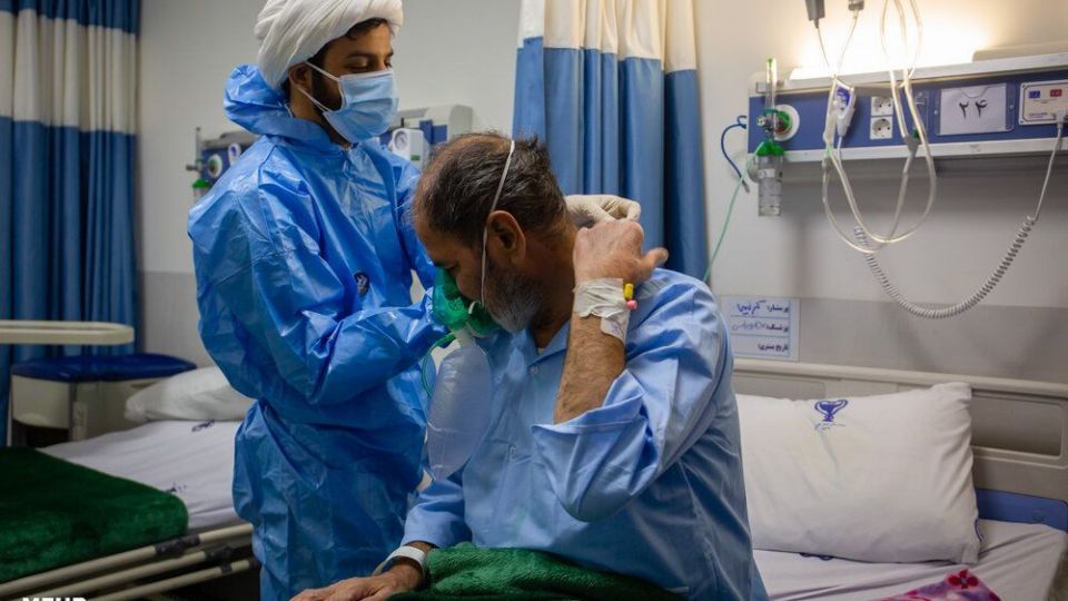 فعالیت طلاب جهادی در بیمارستان ها