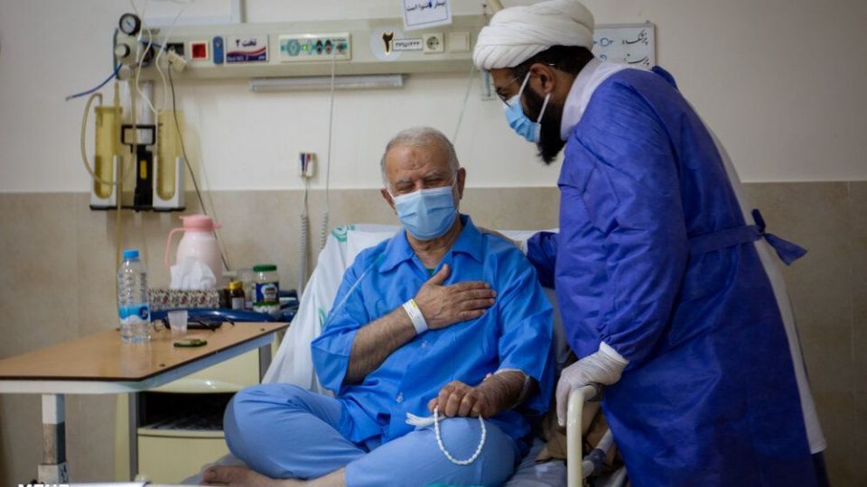 فعالیت طلاب جهادی در بیمارستان ها