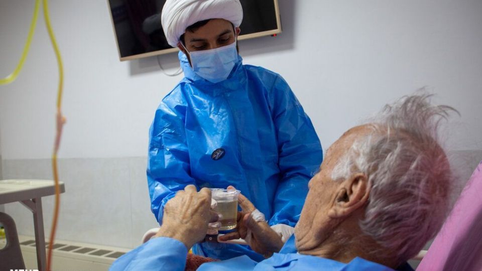 فعالیت طلاب جهادی در بیمارستان ها