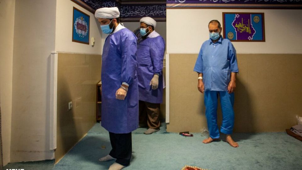 فعالیت طلاب جهادی در بیمارستان ها