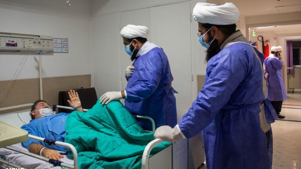 فعالیت طلاب جهادی در بیمارستان ها