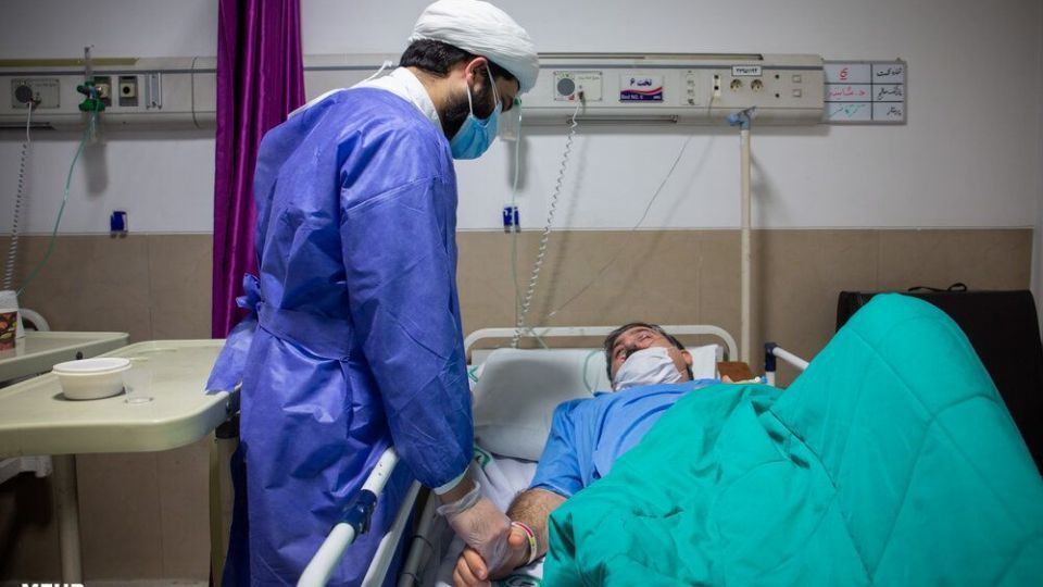 فعالیت طلاب جهادی در بیمارستان ها