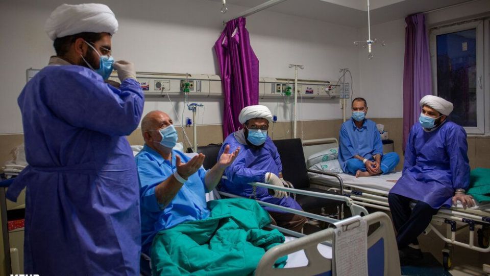 فعالیت طلاب جهادی در بیمارستان ها