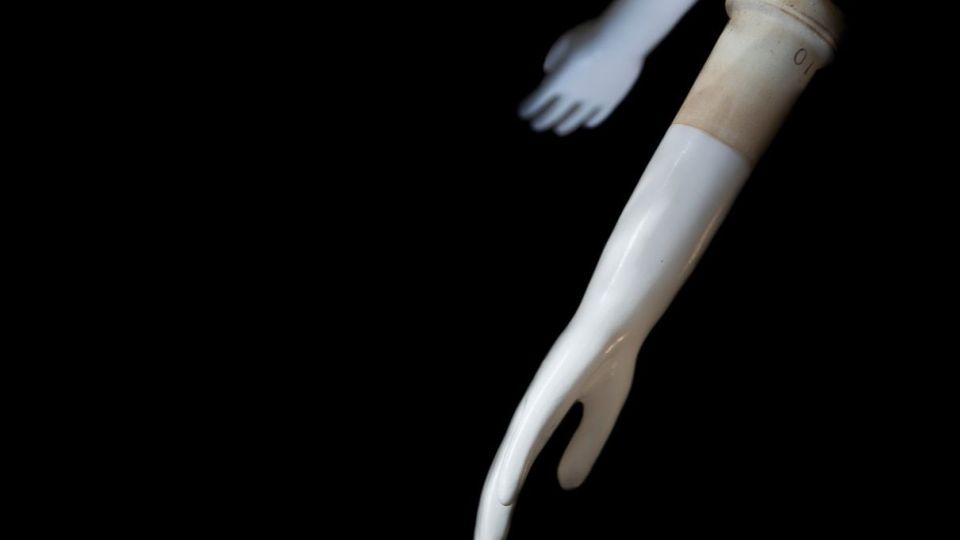 کارگاه تولید دستکش جراحی لاتکس در جنوب کشور