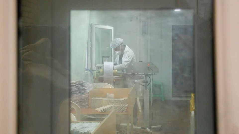 کارگاه تولید دستکش جراحی لاتکس در جنوب کشور