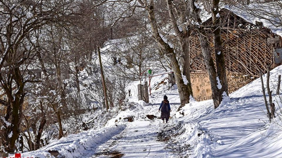 بازگشایی راه‌های روستایی و برف گیر آستارا