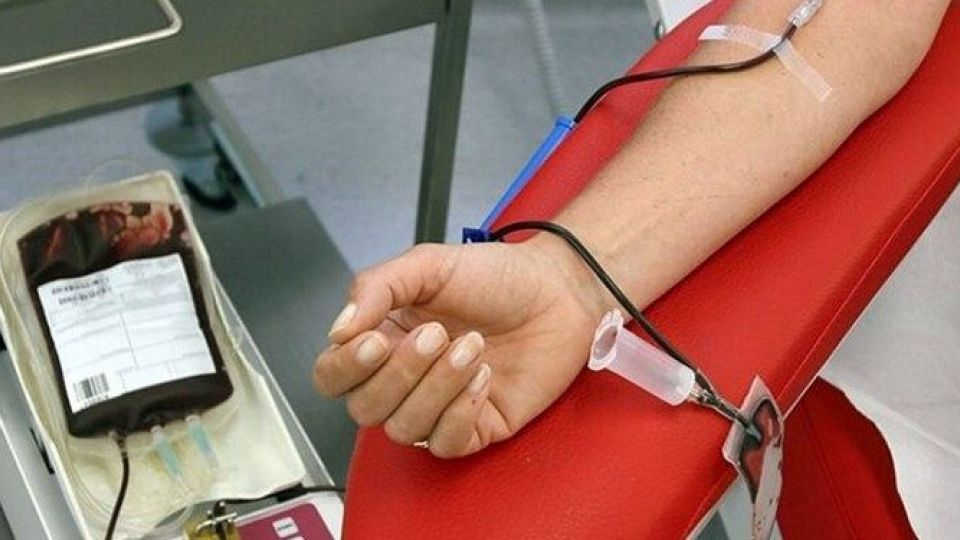 انتقال خون: افراد با گروه‌های خون منفی، خون اهدا کنند