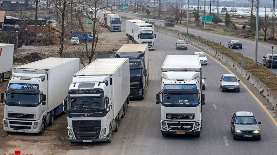 ترافیک کامیون های ترانزیتی خارجی در گذرگاه مرزی آستارا