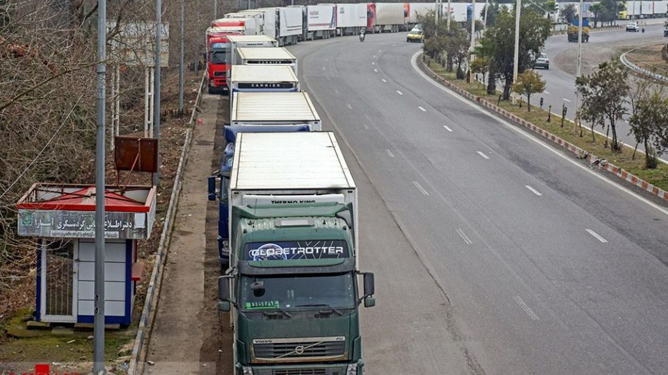 ترافیک کامیون های ترانزیتی خارجی در گذرگاه مرزی آستارا
