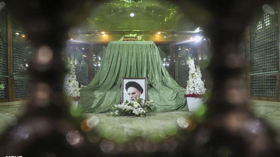 مراسم تجدید میثاق نمایندگان مجلس با آرمان‌های امام (ره)