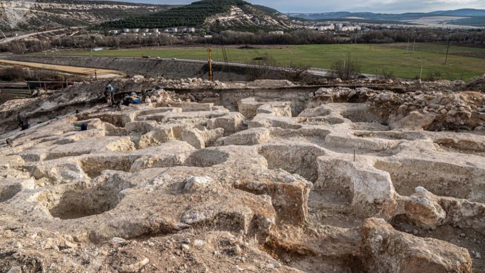 کشف گورستانی از عهد رم باستان در کریمه