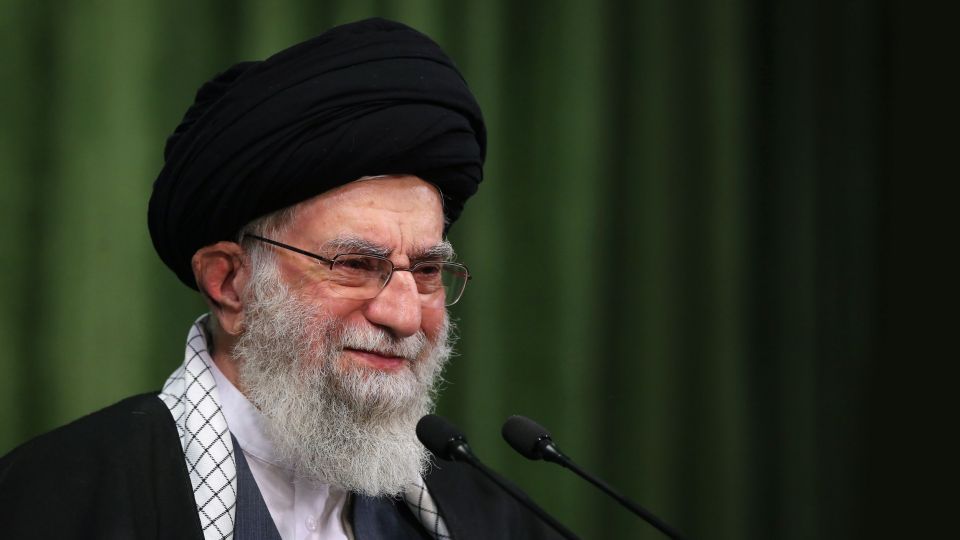 فردا؛ دیدار کارکنان نیروی هوایی ارتش با رهبر انقلاب