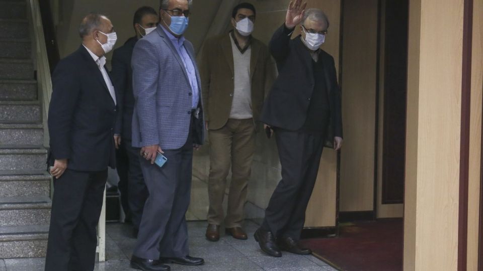 رونمایی از واکسن کرونای تزریقی- استنشاقی «کووپارس»