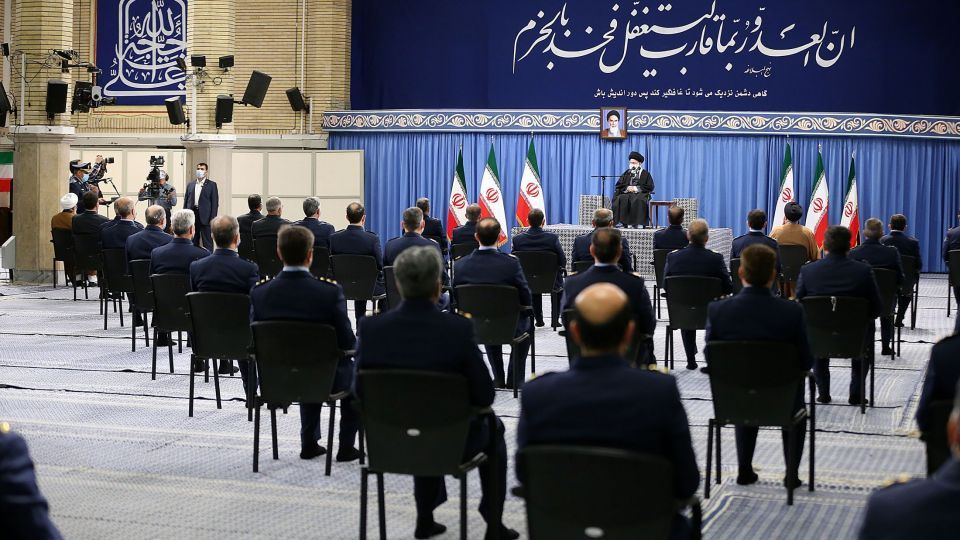 دیدار رهبر انقلاب با فرماندهان نیروی هوایی و پدافند هوایی ارتش