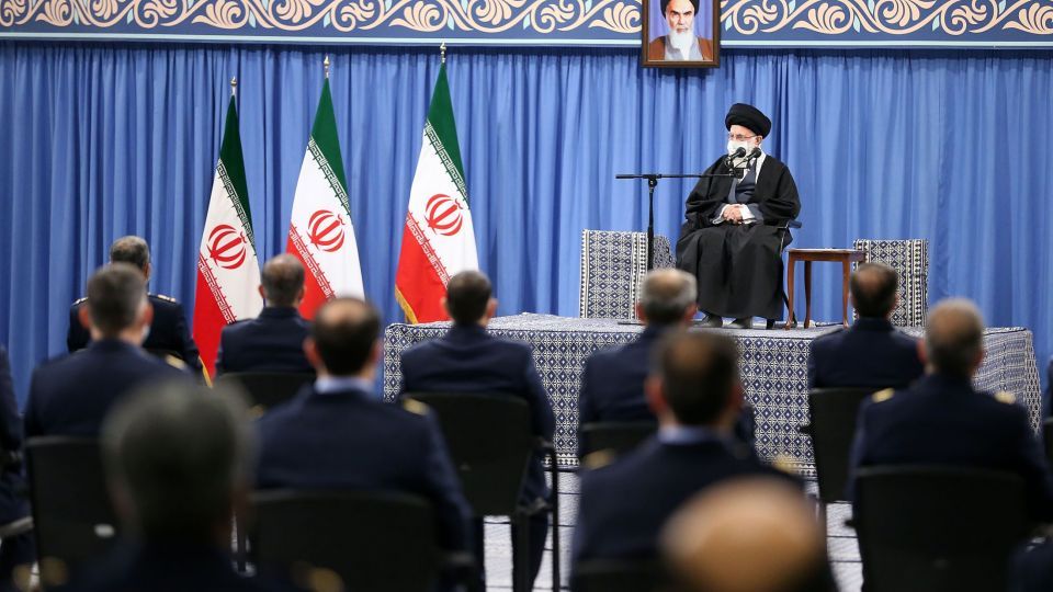 دیدار رهبر انقلاب با فرماندهان نیروی هوایی و پدافند هوایی ارتش