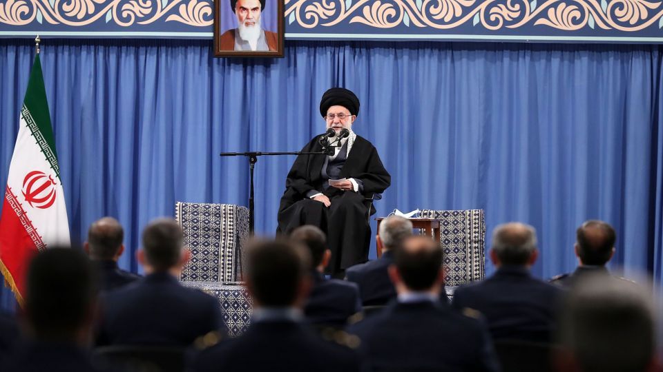 دیدار رهبر انقلاب با فرماندهان نیروی هوایی و پدافند هوایی ارتش