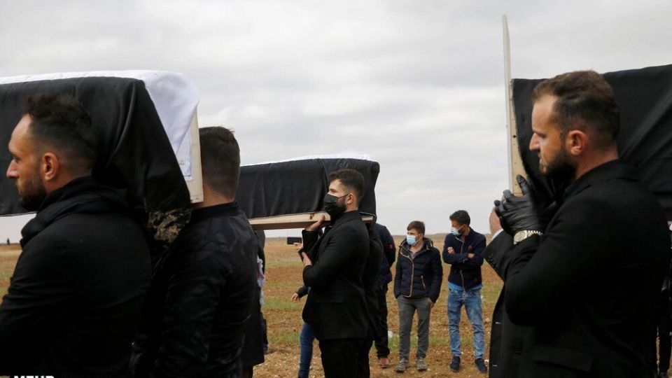 خاکسپاری پیکر قربانیان ایزدی داعش در عراق