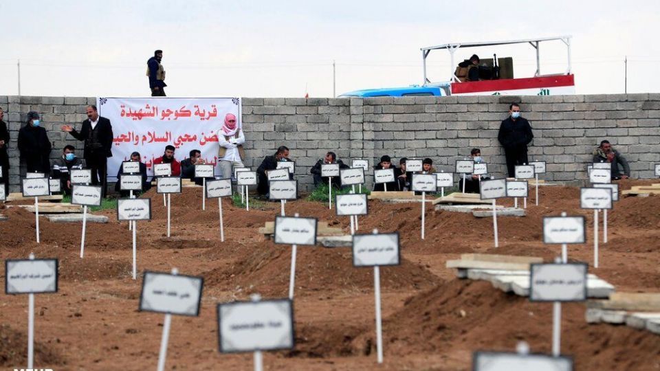 خاکسپاری پیکر قربانیان ایزدی داعش در عراق