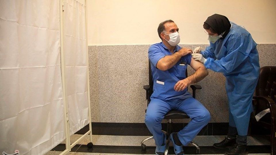 تزریق نخستین مرحله واکسن کرونا - کرمانشاه