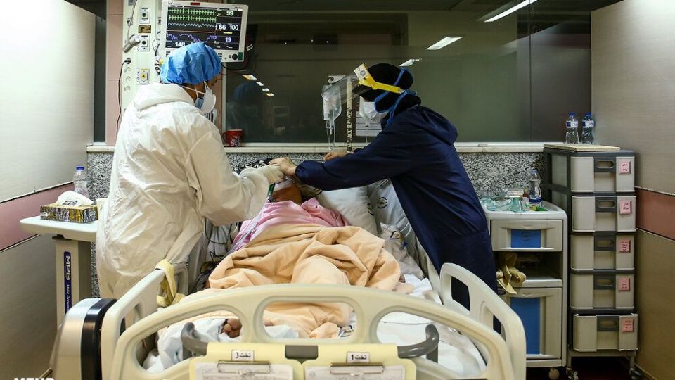 تلاش های شبانه کادر درمان