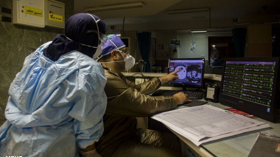 تلاش های شبانه کادر درمان