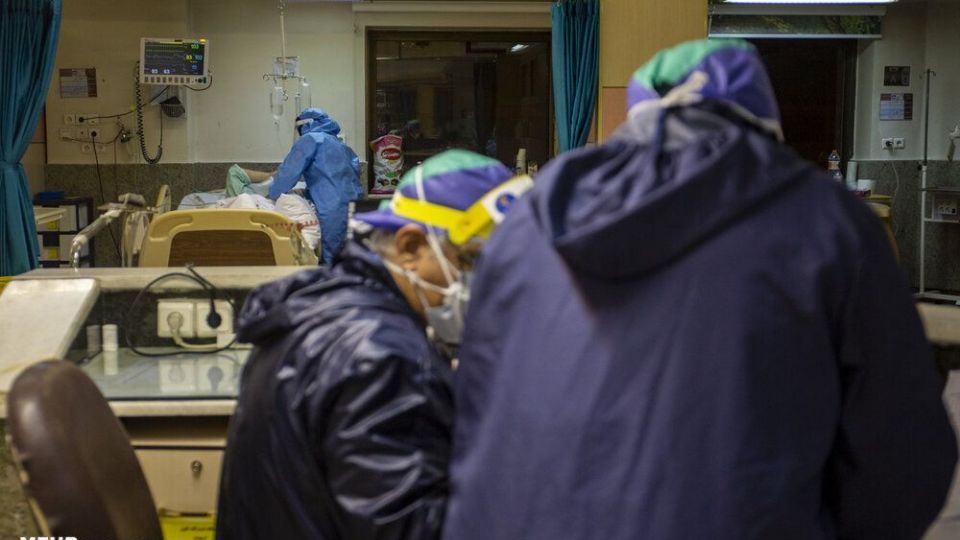 تلاش های شبانه کادر درمان