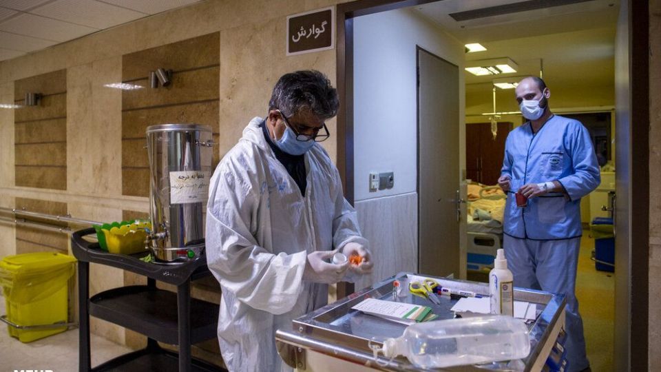 تلاش های شبانه کادر درمان