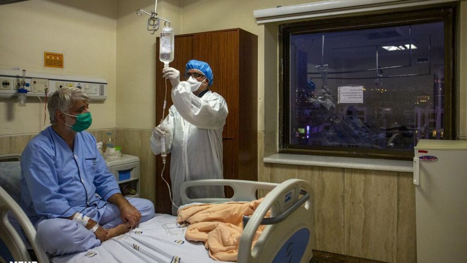 تلاش های شبانه کادر درمان