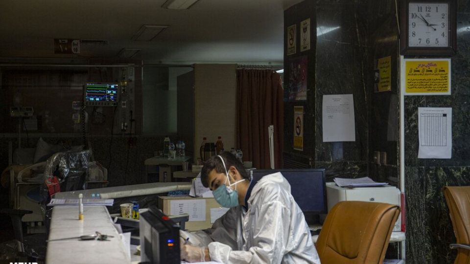 تلاش های شبانه کادر درمان