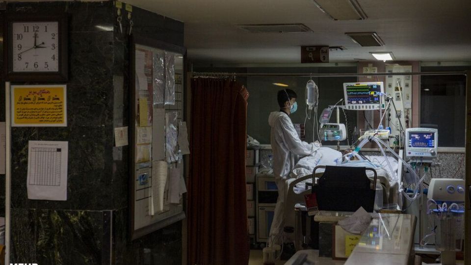 تلاش های شبانه کادر درمان