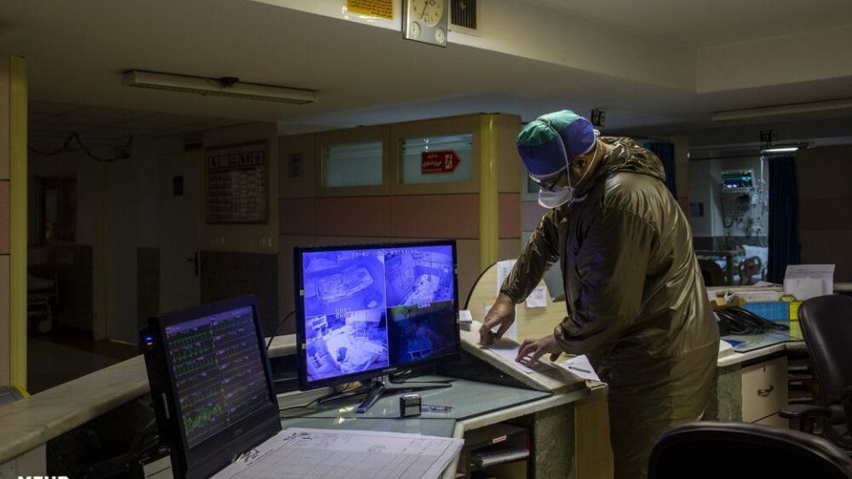 تلاش های شبانه کادر درمان