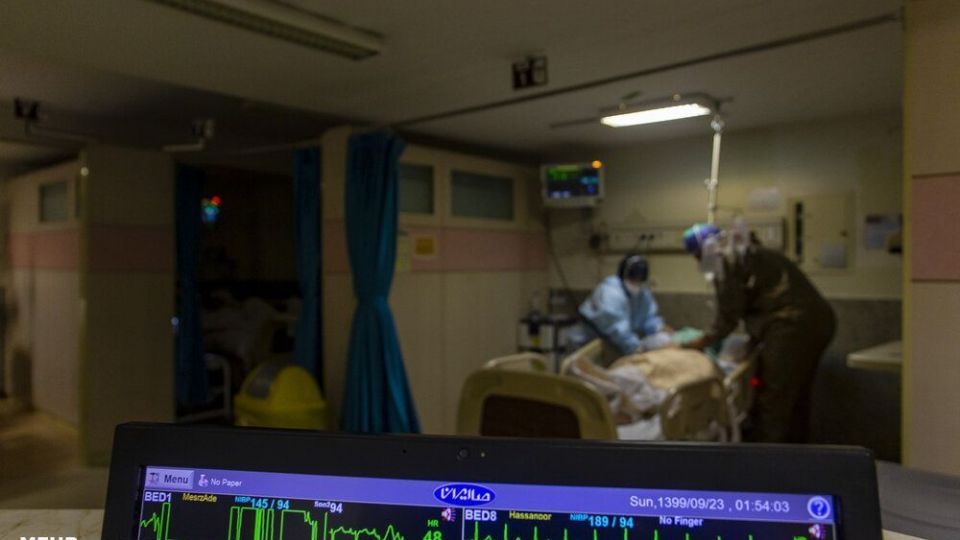 تلاش های شبانه کادر درمان