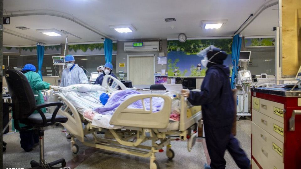 تلاش های شبانه کادر درمان