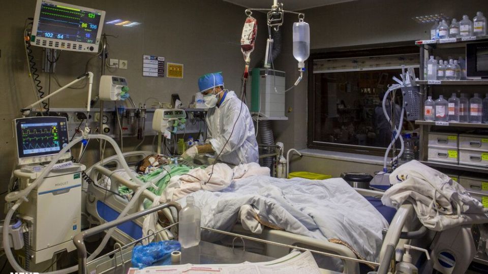 تلاش های شبانه کادر درمان