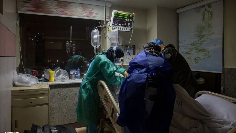 تلاش های شبانه کادر درمان