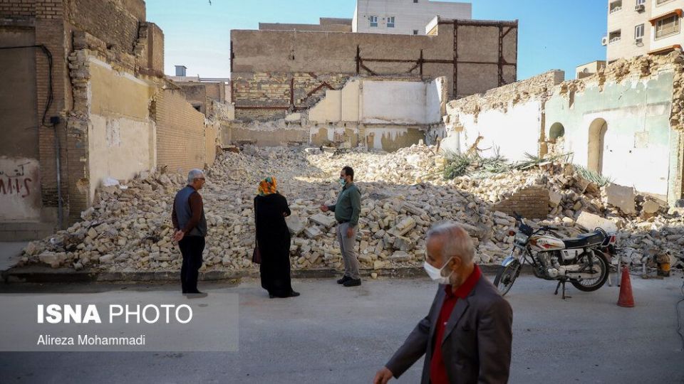 تخریب خانه پدری احمد محمود