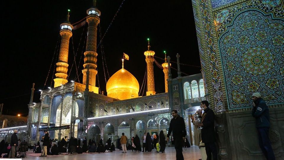 حال و هوای حرم حضرت معصومه(س) در شب شهادت امام ‌هادی(ع)