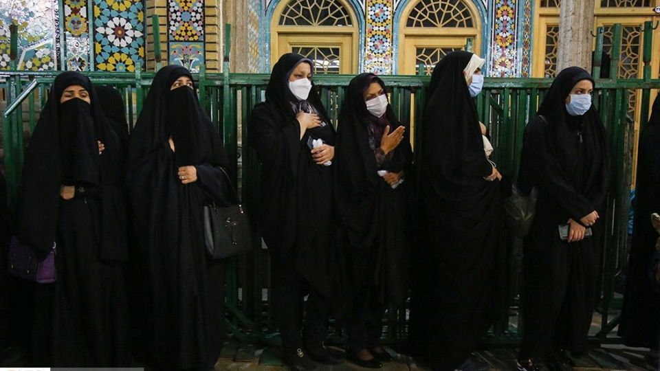 حال و هوای حرم حضرت معصومه(س) در شب شهادت امام ‌هادی(ع)