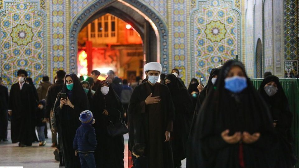 حال و هوای حرم حضرت معصومه(س) در شب شهادت امام ‌هادی(ع)