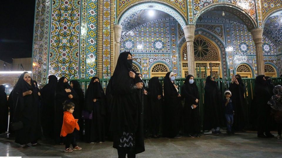 حال و هوای حرم حضرت معصومه(س) در شب شهادت امام ‌هادی(ع)