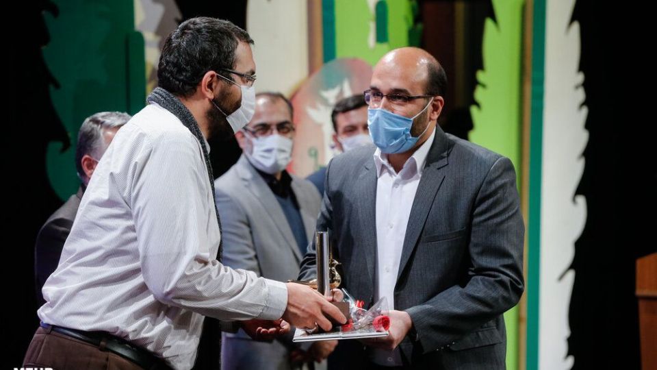 اختتامیه جشنواره شعر و داستان انقلاب