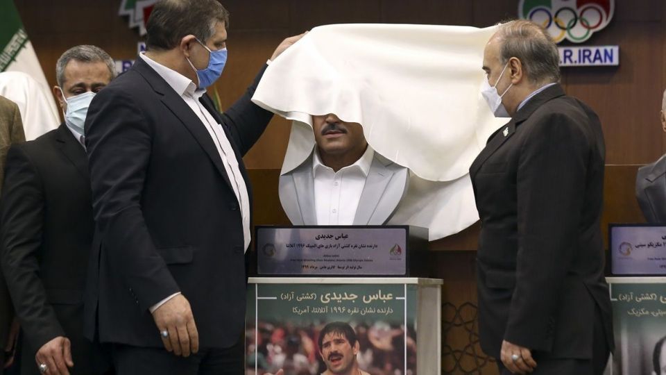 مراسم رونمایی از تندیس‌های ۶ تن از قهرمانان افتخار آفرین ورزش کشور