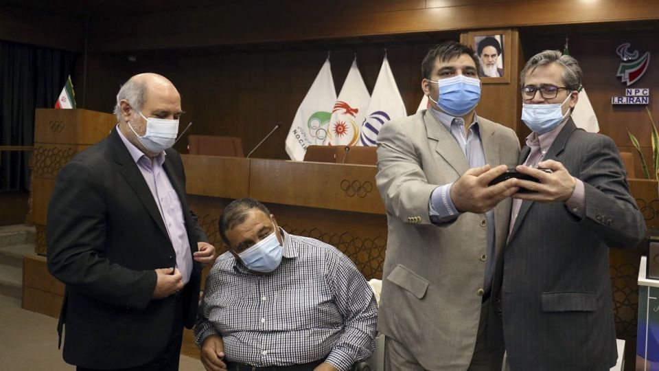 مراسم رونمایی از تندیس‌های ۶ تن از قهرمانان افتخار آفرین ورزش کشور