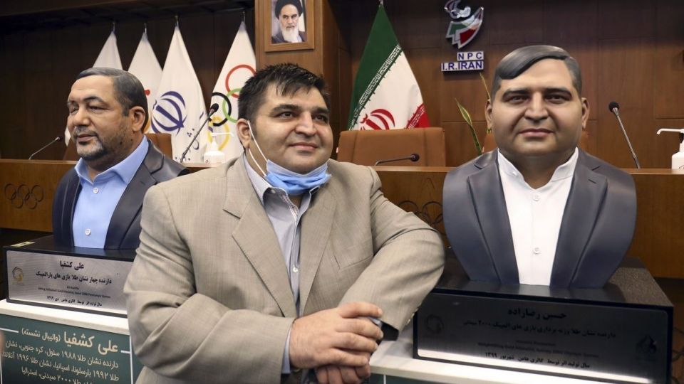 مراسم رونمایی از تندیس‌های ۶ تن از قهرمانان افتخار آفرین ورزش کشور