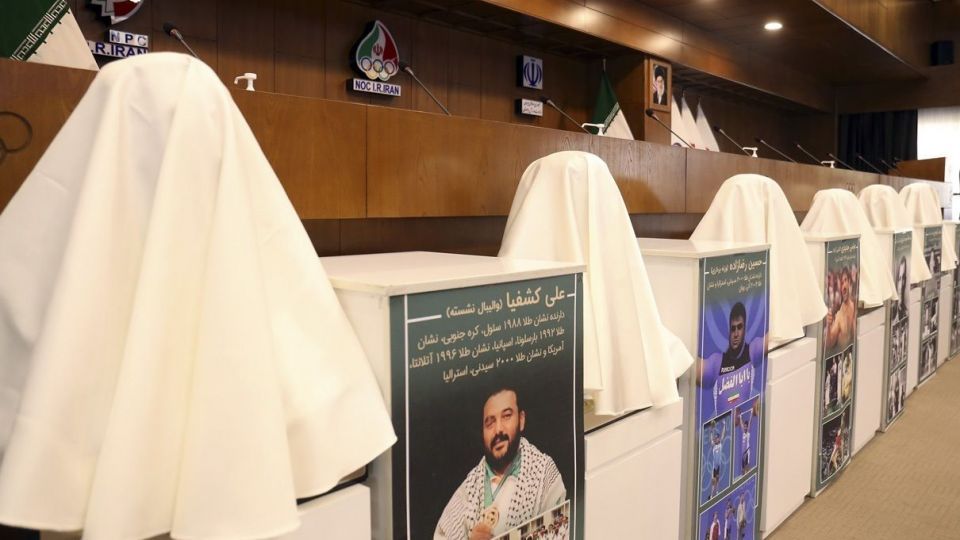 مراسم رونمایی از تندیس‌های ۶ تن از قهرمانان افتخار آفرین ورزش کشور