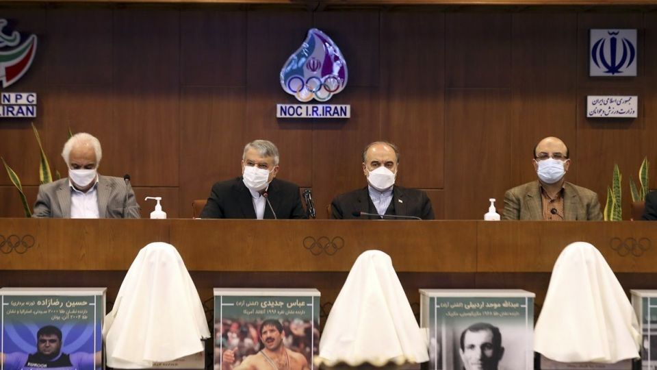 مراسم رونمایی از تندیس‌های ۶ تن از قهرمانان افتخار آفرین ورزش کشور